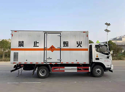 和舍镇爆破器材运输车